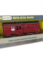 Load image into Gallery viewer, WRENN Horse Box B.R. Maroon W4316