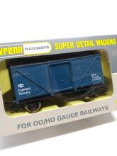 Load image into Gallery viewer, WRENN Parcels Van W5012