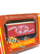 Load image into Gallery viewer, HORNBY RAILWAYS &#39;Kit Kat&#39; Closed Van R.722
