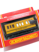 Load image into Gallery viewer, HORNBY RAILWAYS Track Cleaning Coach R.296
