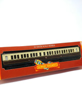 Load image into Gallery viewer, HORNBY RAILWAYS GWR Clerestory Coach (Third Class) R.435
