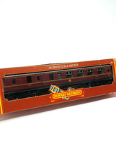 Load image into Gallery viewer, HORNBY RAILWAYS LMS Brake 3rd Coach (Crimson Lake) R.475
