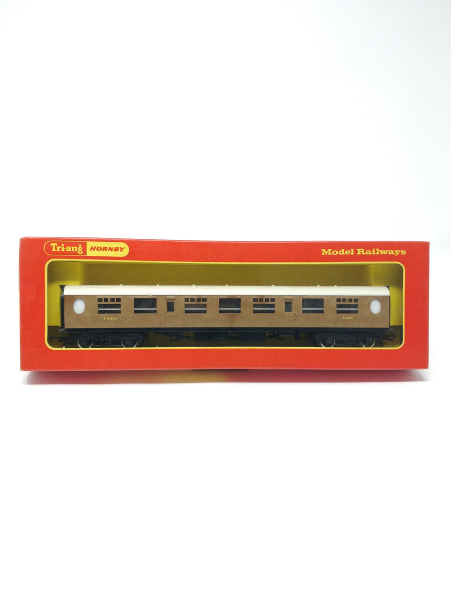 TRI-ANG HORNBY L.N.E.R. Full Third Coach R745 – busandtrainshed